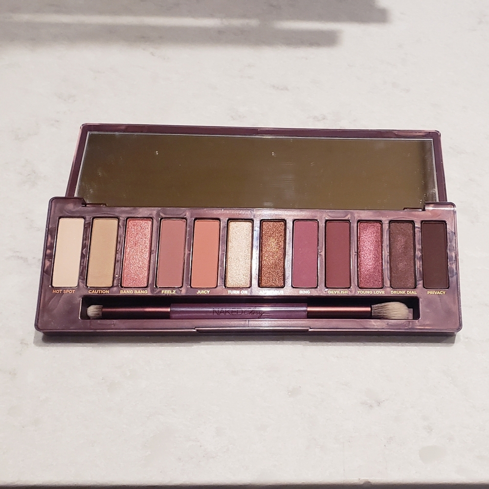 Urban Decay Naked Cherry Eyeshadow Palette